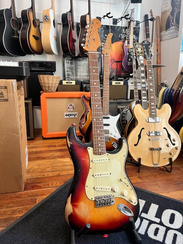 Fender 60's road worn stratocaster 2008 - Sunburst