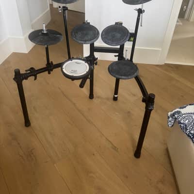 Rolabd TD-11 Pad set with cymbals and racks