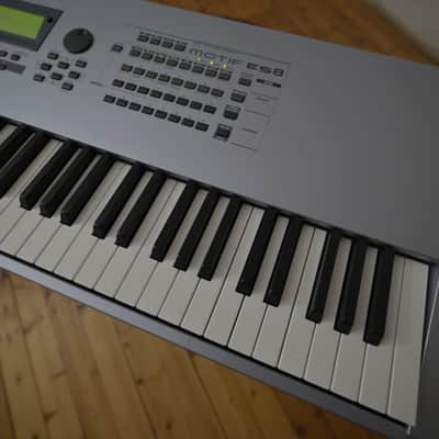 Yamaha Motif ES 8 Production Synthesizer image 4