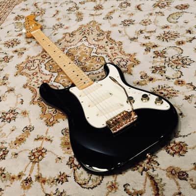 Fender Gold Elite Stratocaster Electric Guitar, Black, Gold Hardware image 10