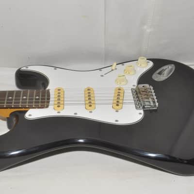 Fender Japan Stratocaster, MADE IN JAPAN, E533747 Electric Guitar Ref. No 6751 image 8