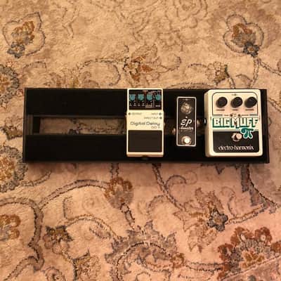 Guitar Pedal Board Custom 5.5"x18" VELCRO® brand image 1