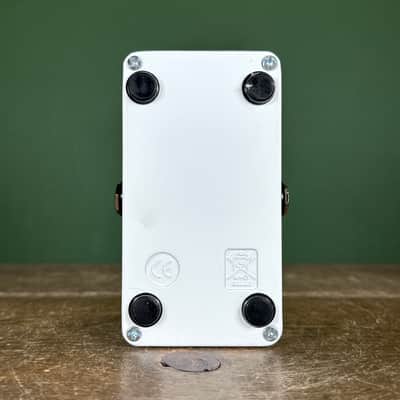 Electro-Harmonix Nano Big Muff Pi Distortion / Sustainer 2013 - Present - White / Black / Red image 3