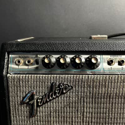 Fender Twin Reverb 2-Channel 100-Watt 2x12" Guitar Combo 1972 - 1976 - Silverface image 3