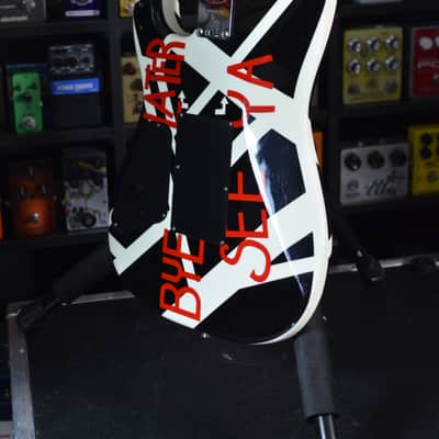 EVH Striped Series "Circles/See Ya" 2010 - 2024 - Gloss Black/White image 16