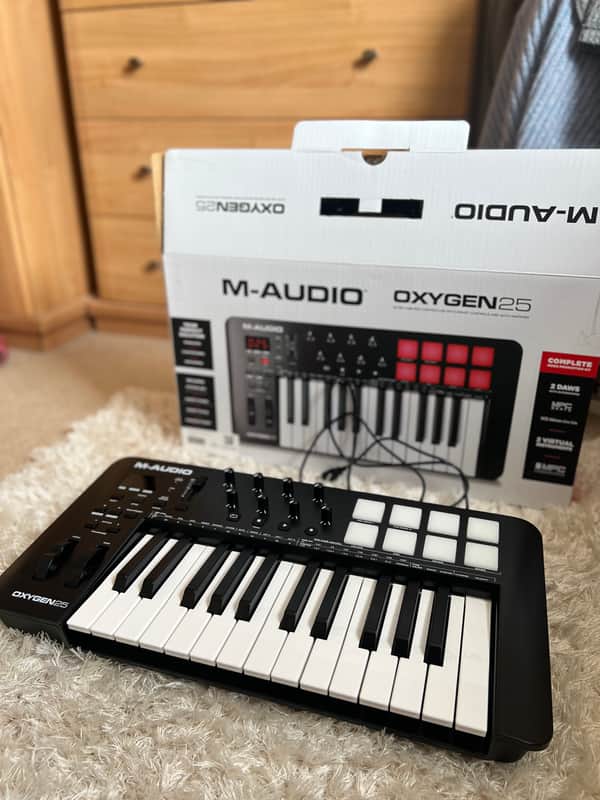 M-Audio Oxygen 25 MKV USB MIDI 25-Key Keyboard Controller 2021 - Present - Black image 1