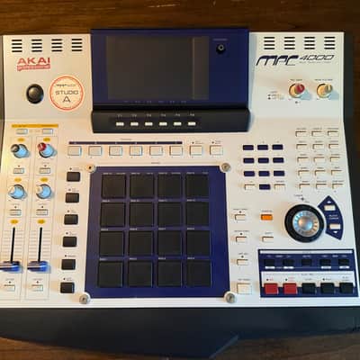Akai MPC4000 Studio Version – 256MB RAM / 500GB SSD / 8-Outs / Loaded