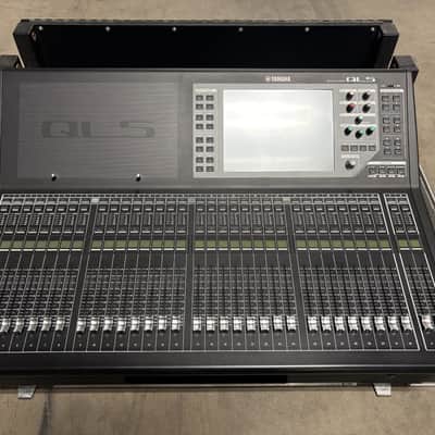 Yamaha QL5 64-channel Digital Mixing Console image 1