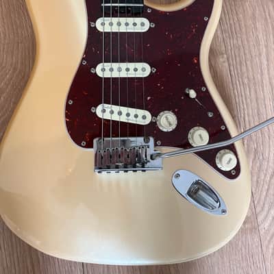 Fender American Elite Stratocaster with Ebony Fretboard 2016 - 2019 - Olympic Pearl image 3