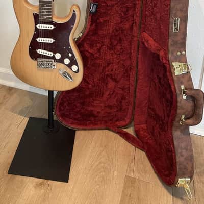Squier Classic Vibe '70s Stratocaster Electric Guitar - Natural image 1