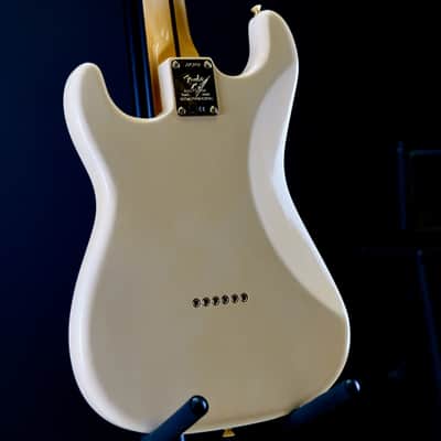 Fender Custom Shop Limited Edition 1954 Hardtail Stratocaster DLX Closet Classic 1-Piece Quartersawn Maple Neck Fingerboard Super/Super Faded Aged Shell Pink image 13