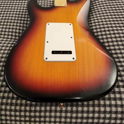 Fender 1997 LTD Collectors Edition 1997 - Sunburst image 7
