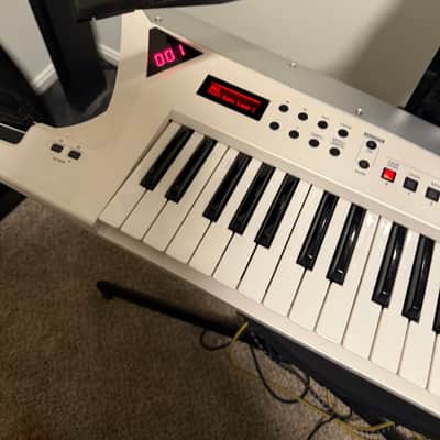 Roland AX-Edge 49-Key Keytar Synthesizer 2018 - Present - White image 1