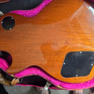 Gibson Les Paul 2004 - Classic sunburst finish featuring a highly figured flame maple top. image 8