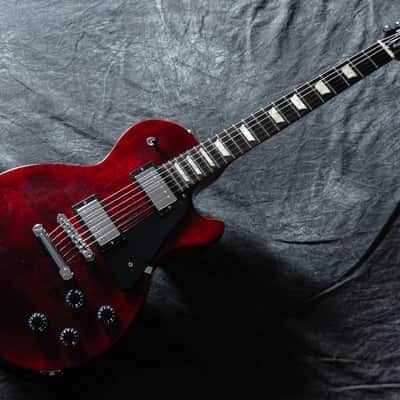 Gibson Les Paul Studio 2019 - Wine Red - VERY GOOD condition image 4