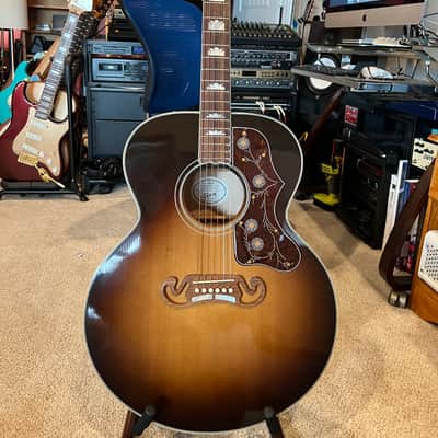 Gibson J 200 2014 - Sunburst image 1