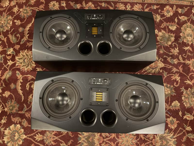 ADAM A7X ペア 20 years of ADAM Audio – Win a special edition A7X white glossy!