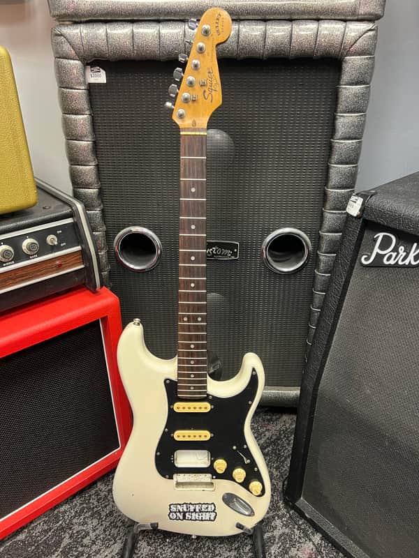 Squier Stratocaster Bullet series 90/2010s - White image 1
