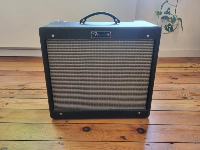 Fender Blues Junior III 15-Watt 1x12" Guitar Combo 2010 - 2017 - Black image 1