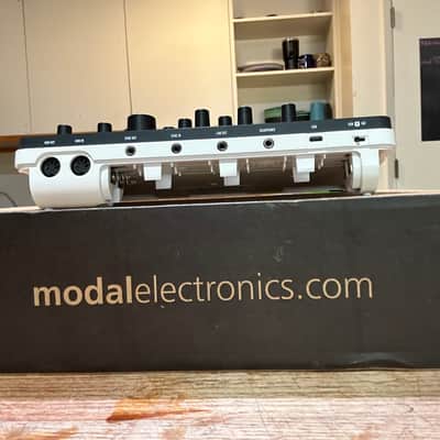 Modal Electronics Skulpt Synth SE 2025 - white/black image 4