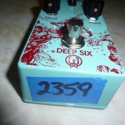 Walrus Audio Deep Six Compressor V1 2012 - 2018 - Blue / Red Diver image 4