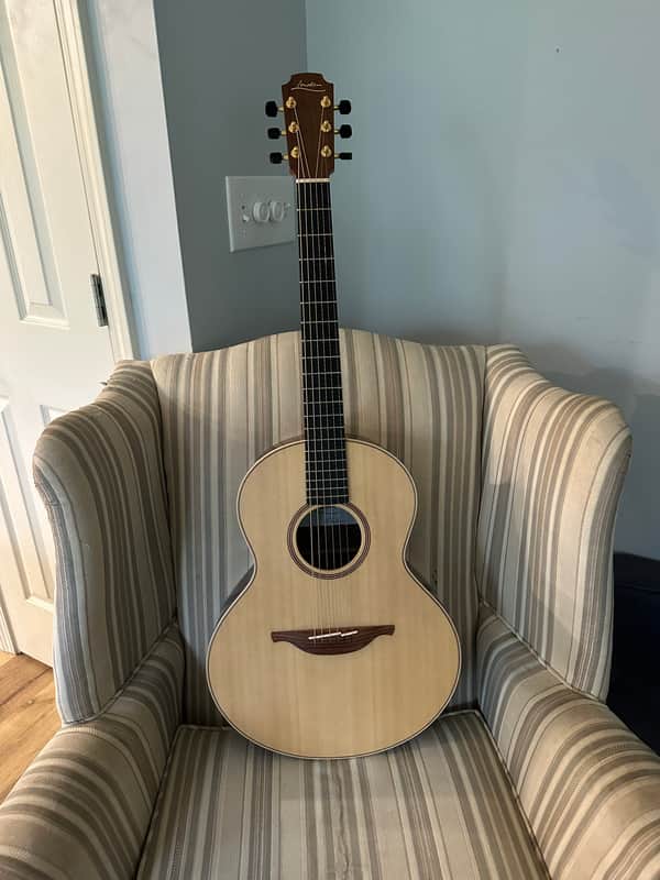 Lowden S-32