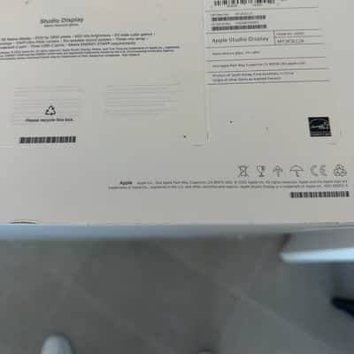 Apple  Studio Display nano glass monitor image 4