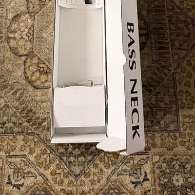 Fender Roasted Maple Jazz Bass® Neck, 20 Medium Jumbo Frets, 9.5", Maple, C Shape image 7
