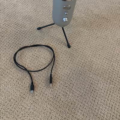 Blue Yeti Studio USB Mic 2010s - Silver image 1