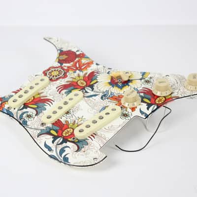 2002 Fender ST-62 Vintage 1962 Reissue Stratocaster Loaded Pickguard Folk Flowers Custom Graphic Crafted in Japan image 3