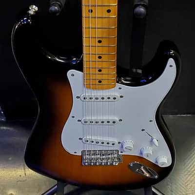 Fender 70th Anniversary American Vintage II '54 Stratocaster 2024 - 2-Color Sunburst image 4