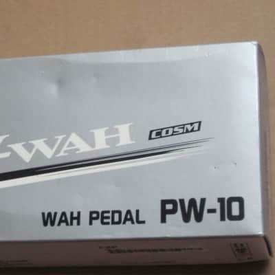 used (less than light average wear) Boss EMPTY Box for PW-10 V-Wah (NO pedal, NO Owner's Manual, NO Oother paperwork) 2000s (specifically July 2004) - LID: thin stiff paper material / GRAPHICS: gray, white & black / Bottom Part: cardboard (mostly white) image 6