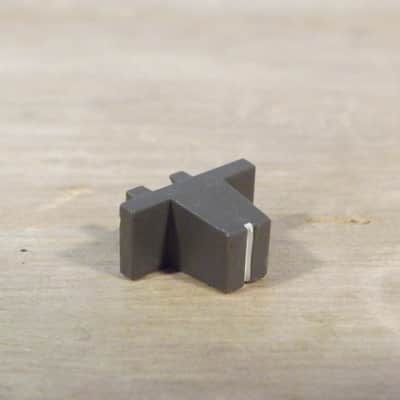 Roland TR-707 parts - Slider cap (grey / white) image 1