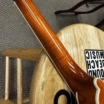 Kentucky KM-272 Deluxe Oval Hole A-Style Mandolin Transparent Amber w/ Case image 13