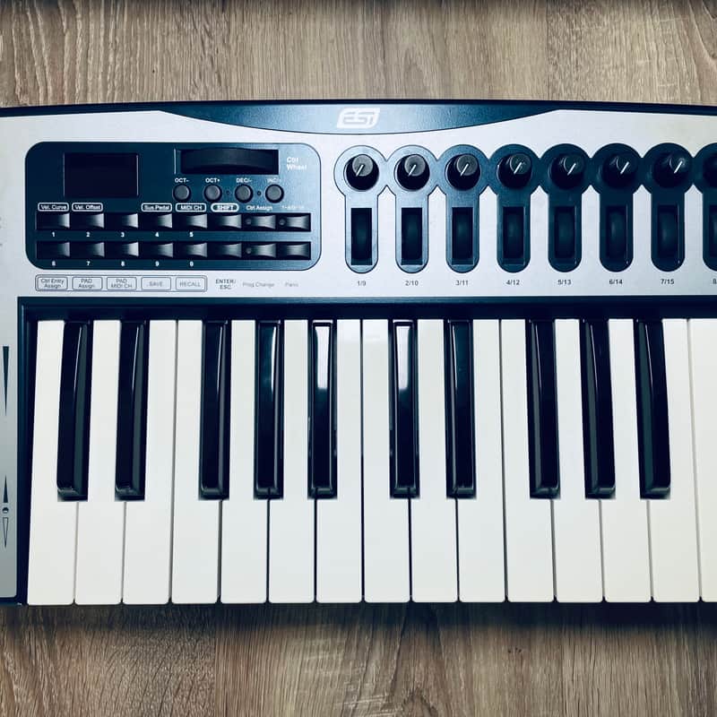 2005 ESI NeON Dark Blue/Graphite and Silver