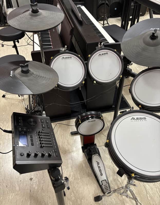 Alesis Crimson III Kit 9-piece electronic drum kit with Crimson III module... image 1