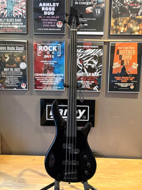 Stagg BC300FL Fretless Fusion 2020s - Black image 1