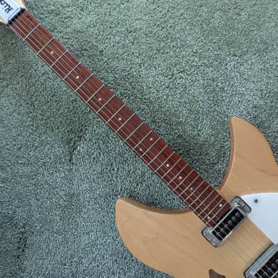 Rickenbacker 330 (2008) - Mapleglo image 7