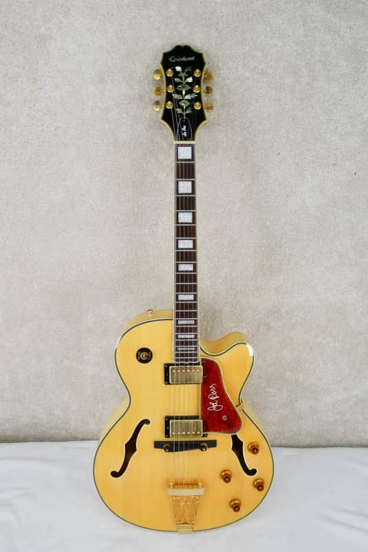 Epiphone Joe Pass Emperor Ⅱ 1990年代です。 Epiphone Joe Pass Emperor Ⅱ 1990年代です。 Epiphone Joe Pass