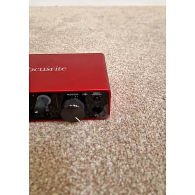 Focusrite Scarlett Solo - Audio Interface - Red - Excellent image 2