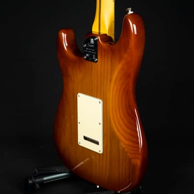 Fender  American Professional II HSS Stratocaster  Sienna Sunburst Maple Fingerboard 2022 (US22108129) image 8