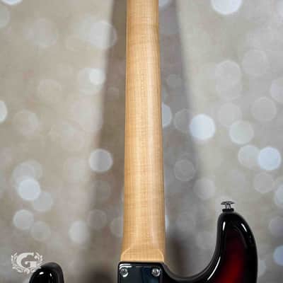 Suhr Classic S SSS Maple 2025 - 3 Tone Sunburst image 9
