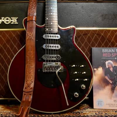 Brian May Guitars Brian May Guitars Rightone Strap BM Book Red Special Pack image 1