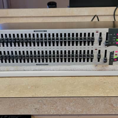Phonic MQ3600 Dual Channel 31-Band Graphic Equalizer Rack Unit Tested Working Nice Shape image 1