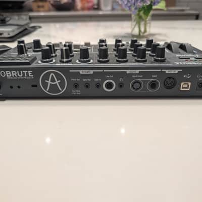 Arturia MicroBrute 25-Key Synthesizer 2014 - Present - Black image 3