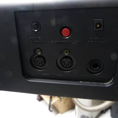 Yamaha P60 Digital Piano with Stand image 4