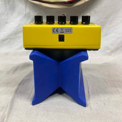 MXR M134 Stereo Chorus Pedal - missing battery covers image 5