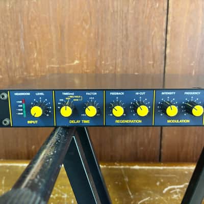 Korg SDD-1000 VINTAGE DIGITAL DELAY RACK UNIT image 3