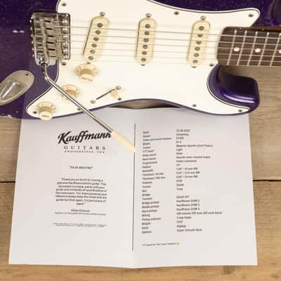 Kauffmann 63 S 2022 - Magenta Sparkle (Gold Flakes) image 18
