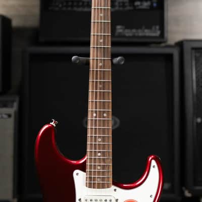 Squier Classic Vibe '60s Stratocaster Electric Guitar - Candy Apple Red image 5